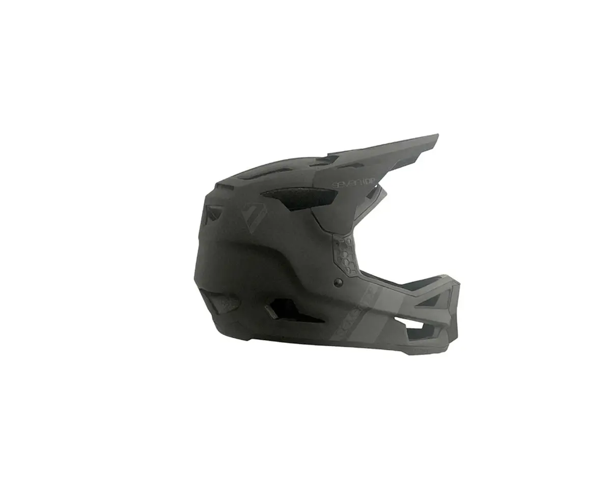 7Idp Project 23 Carbon Helmet 1