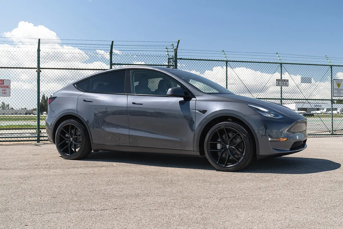 Tesla Model Y Full Coverage Paint Protection Film (Ppf) And Installation 1