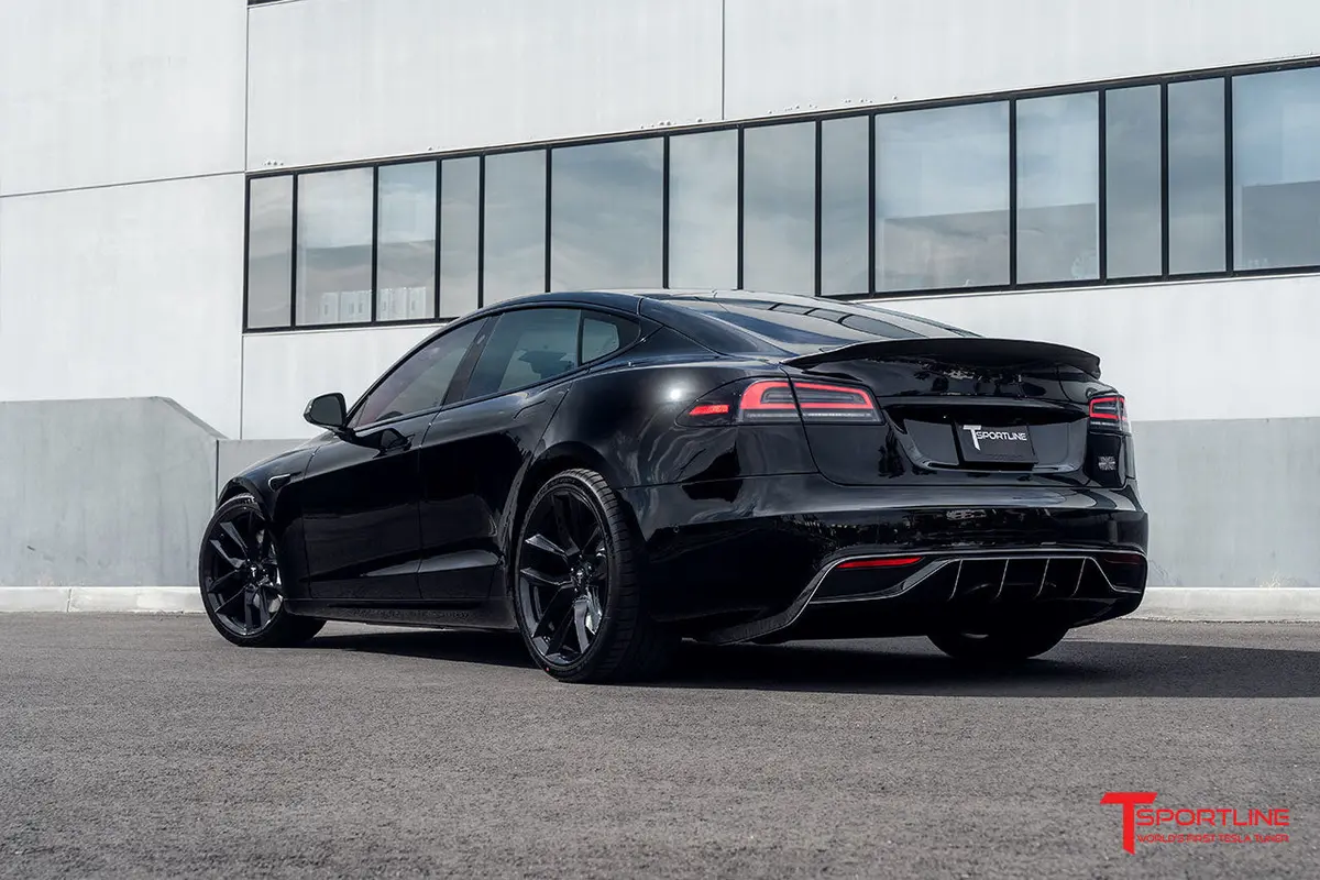 Tesla Model S Long Range & Plaid Carbon Fiber Rear Aero Diffuser (2021 - Present) 1