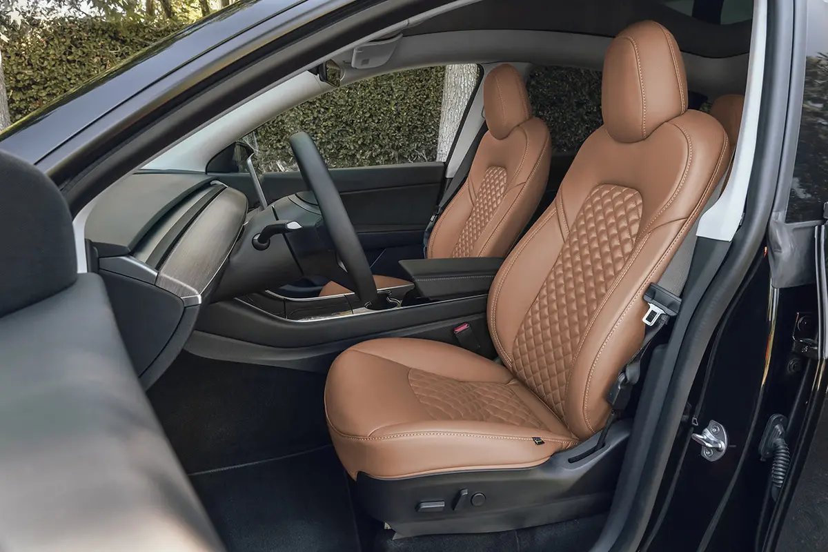 Tesla Model Y 5-Seat Interior Upgrade – Signature Diamond Quilt Pattern - Image 14